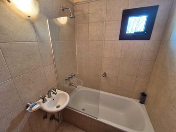 VENTA CASA HARAS DEL SUR 1 CON PILETA LOTE 2050 M2