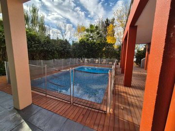 VENTA CASA HARAS DEL SUR 1 CON PILETA LOTE 2050 M2