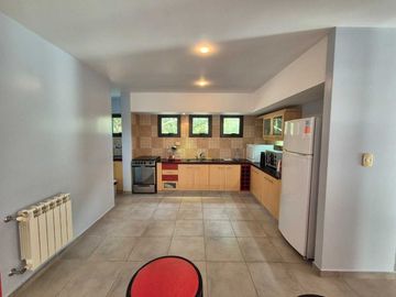 VENTA CASA HARAS DEL SUR 1 CON PILETA LOTE 2050 M2