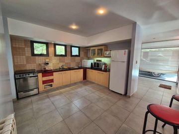 VENTA CASA HARAS DEL SUR 1 CON PILETA LOTE 2050 M2