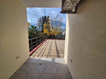 VENTA CASA HARAS DEL SUR 1 CON PILETA LOTE 2050 M2