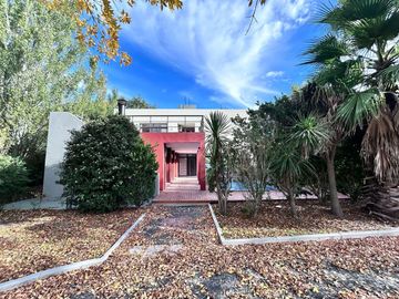 VENTA CASA HARAS DEL SUR 1 CON PILETA LOTE 2050 M2