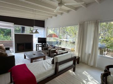 VENTA CASA TRES AMBIENTES EN MAR AZUL