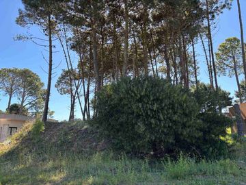 LOTE EN VENTA PINAMAR BARRIO NAYADES EN ALTURA