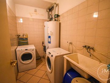 CASA EN VENTA CARILÓ 6 DORMITORIOS CERCA DEL MAR