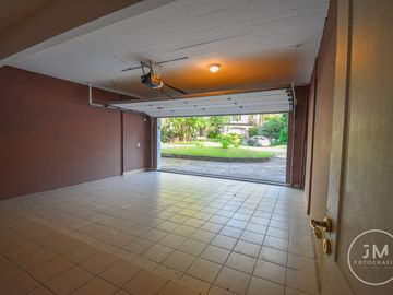 CASA EN VENTA CARILÓ 6 DORMITORIOS CERCA DEL MAR