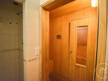 CASA EN VENTA CARILÓ 6 DORMITORIOS CERCA DEL MAR