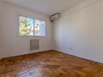 Departamento 4 ambientes con balcón en Belgrano
