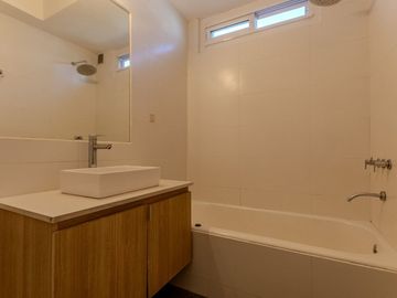 Departamento 4 ambientes con balcón en Belgrano