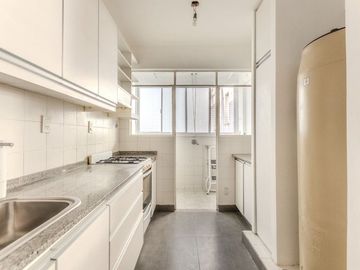 Departamento 4 ambientes con balcón en Belgrano