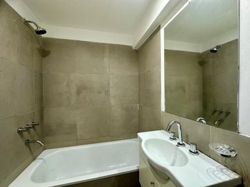 VENTA OFICINA PARQUE CHACABUCO