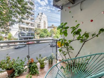 VENTA DEPTO 3 AMB EN COLEGIALES CON BALCON Y PATIO