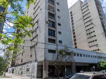 Venta dpto 4 amb con patio pura luz en complejo