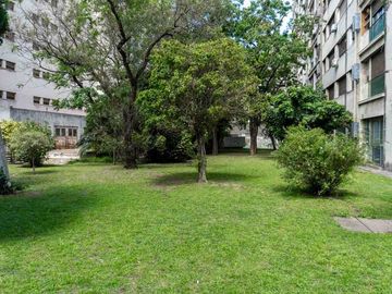 Venta dpto 4 amb con patio pura luz en complejo