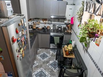 Venta dpto 4 amb con patio pura luz en complejo