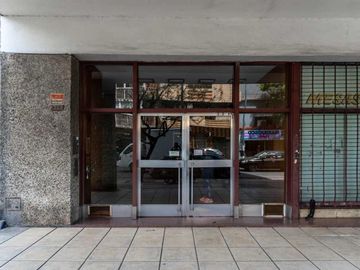 Venta dpto 4 amb con patio pura luz en complejo