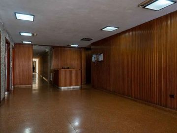 Venta dpto 4 amb con patio pura luz en complejo