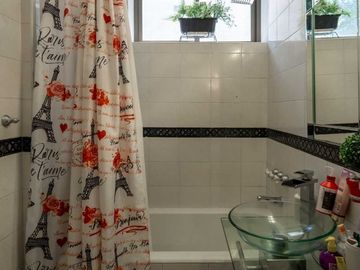 Venta dpto 4 amb con patio pura luz en complejo