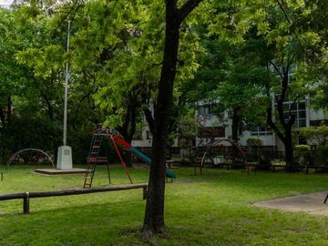 Venta dpto 4 amb con patio pura luz en complejo