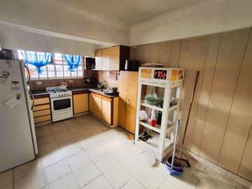 VENTA CASA 3 AMBIENTES CON GARAGE B. SAN MARTIN