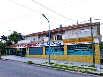 Venta local y departamentos 3 ambientes P. Mogotes