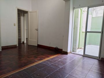VENTA PH 2 Amb.-Muy Luminoso- 2 Patios- Chacarita
