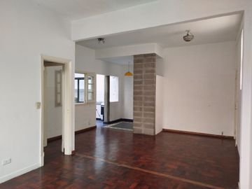 VENTA PH 2 Amb.-Muy Luminoso- 2 Patios- Chacarita