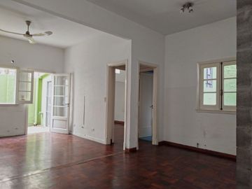 VENTA PH 2 Amb.-Muy Luminoso- 2 Patios- Chacarita