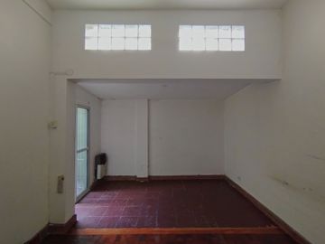 VENTA PH 2 Amb.-Muy Luminoso- 2 Patios- Chacarita