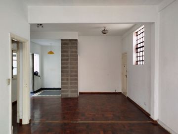 VENTA PH 2 Amb.-Muy Luminoso- 2 Patios- Chacarita