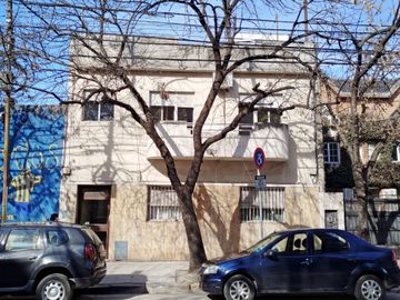 VENTA PH 2 Amb.-Muy Luminoso- 2 Patios- Chacarita
