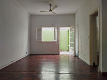 VENTA PH 2 Amb.-Muy Luminoso- 2 Patios- Chacarita