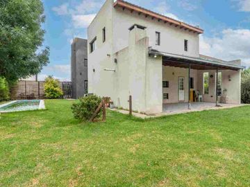 Casa en Venta Horizontes al Sur 5amb. Jar/pil/coch