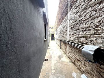 LOTE CON 5 DPTOS Y FONDO LIBRE.IDEAL INVERSOR