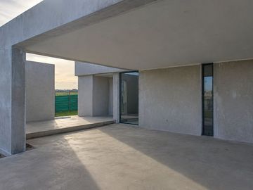 Casa en Venta a Estrenar en barrio Amarras