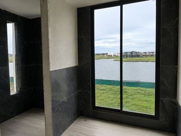 Casa en Venta a Estrenar en barrio Amarras