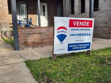 VENTA DE CASA CON AMPLIO TERRENO EN PILAR