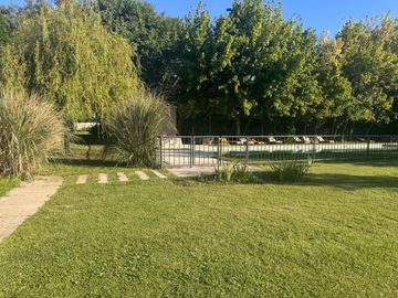 VENTA DUPLEX 3 AMB JARDIN BARRIO DOS CEDROS PILAR