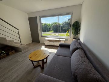 VENTA DUPLEX 3 AMB JARDIN PARRILLA COCHERA PILAR