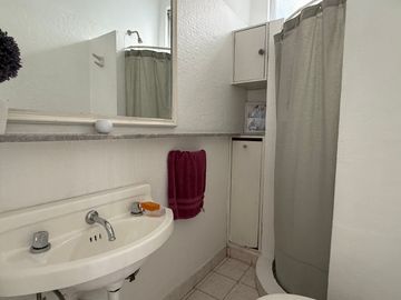 VENTA DEPTO 4 AMB + DEPENDENCIA BALCON RECOLETA