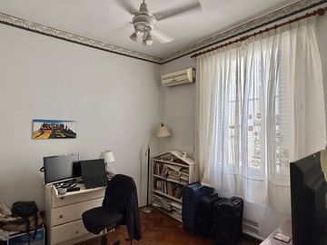 VENTA DEPTO 4 AMB + DEPENDENCIA BALCON RECOLETA