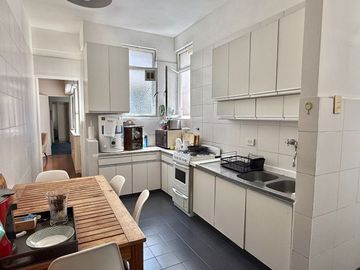 VENTA DEPTO 4 AMB + DEPENDENCIA BALCON RECOLETA
