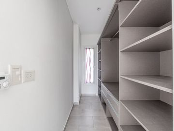 VENTA CASA 5 AMBIENTES EN SAN MATIAS