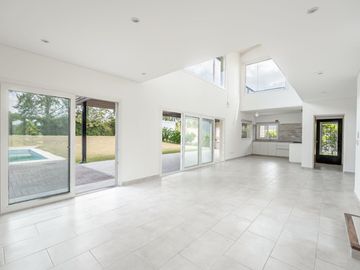 VENTA CASA 5 AMBIENTES EN SAN MATIAS