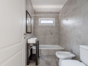 VENTA CASA 5 AMBIENTES EN SAN MATIAS