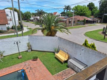Casa VENTA Longchamps 5 AMBIENTES patio y pileta