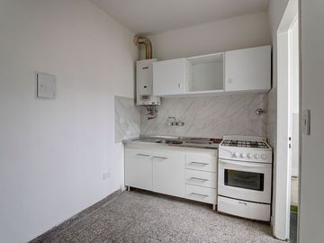 VENTA DEPTO 3 AMB COCHERA VERSALLES Barrio KENNEDY