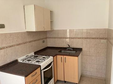 ALQUILER PH 1ER PISO 2 AMBIENTES VERSALLES