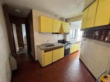 Casa 5Amb + 2 Importantes Locales en PB + Cocheras