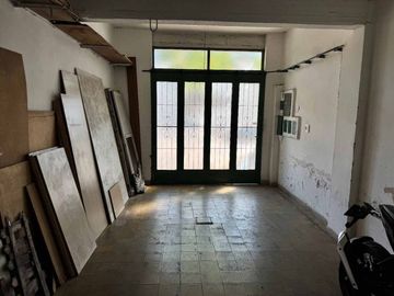 Casa 5Amb + 2 Importantes Locales en PB + Cocheras